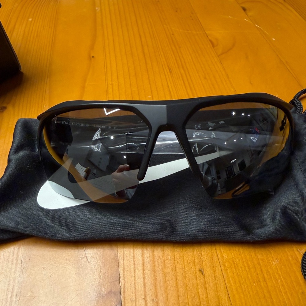 New Nike Black and Gray Sunglasses